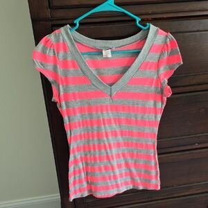 Body Central Pink & Gray Striped V-Neck Short Sleeve Top